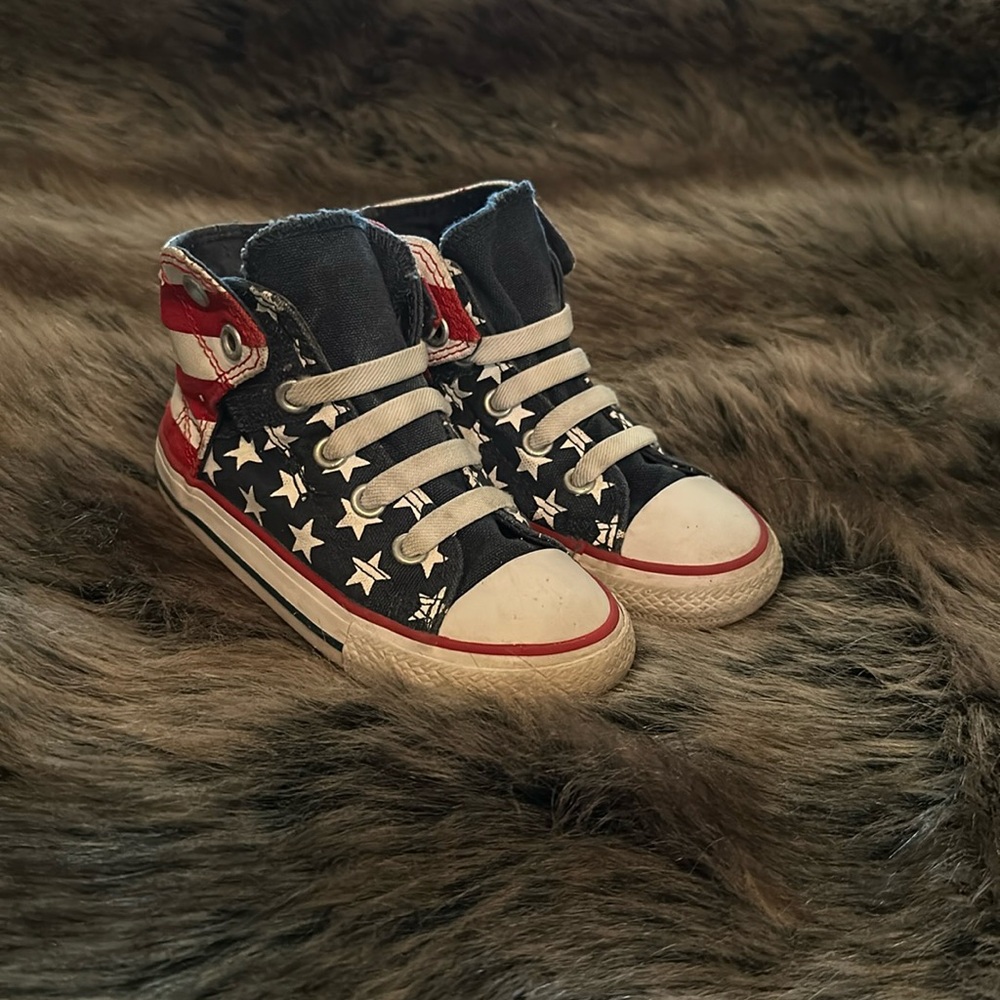 Converse all star girls size 8 high top American flag red, white, blue